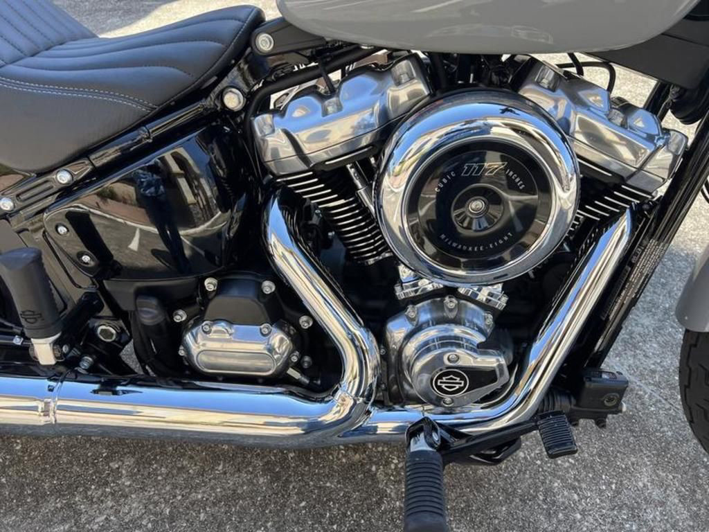 Street Bob®