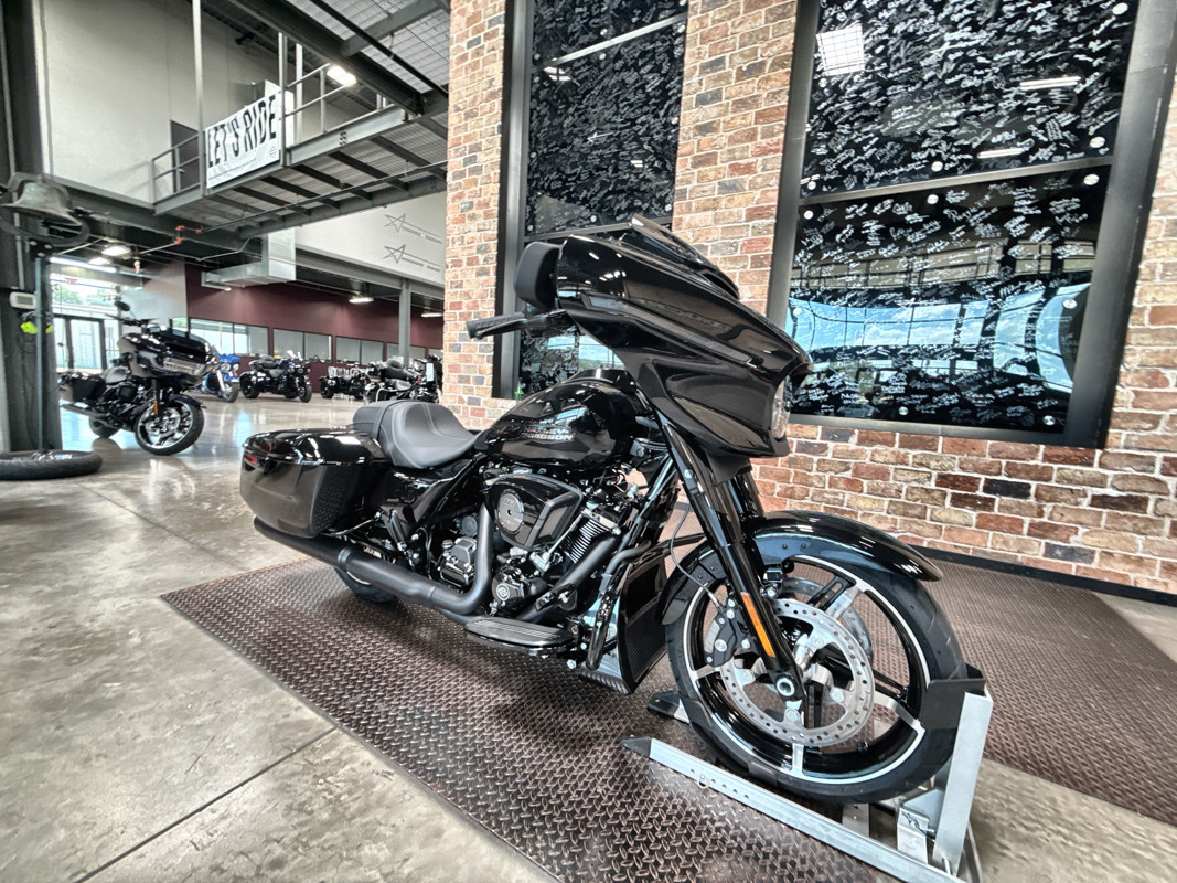 Street Glide®