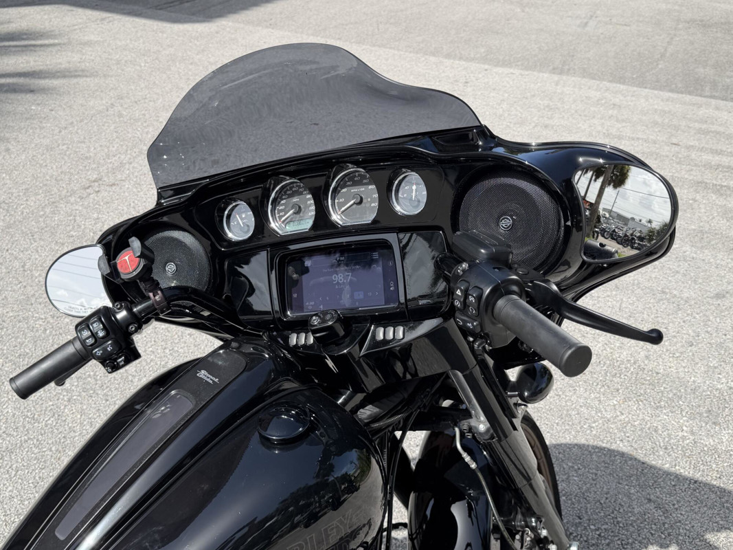 Street Glide® ST