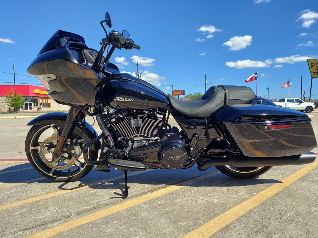 Road Glide®
