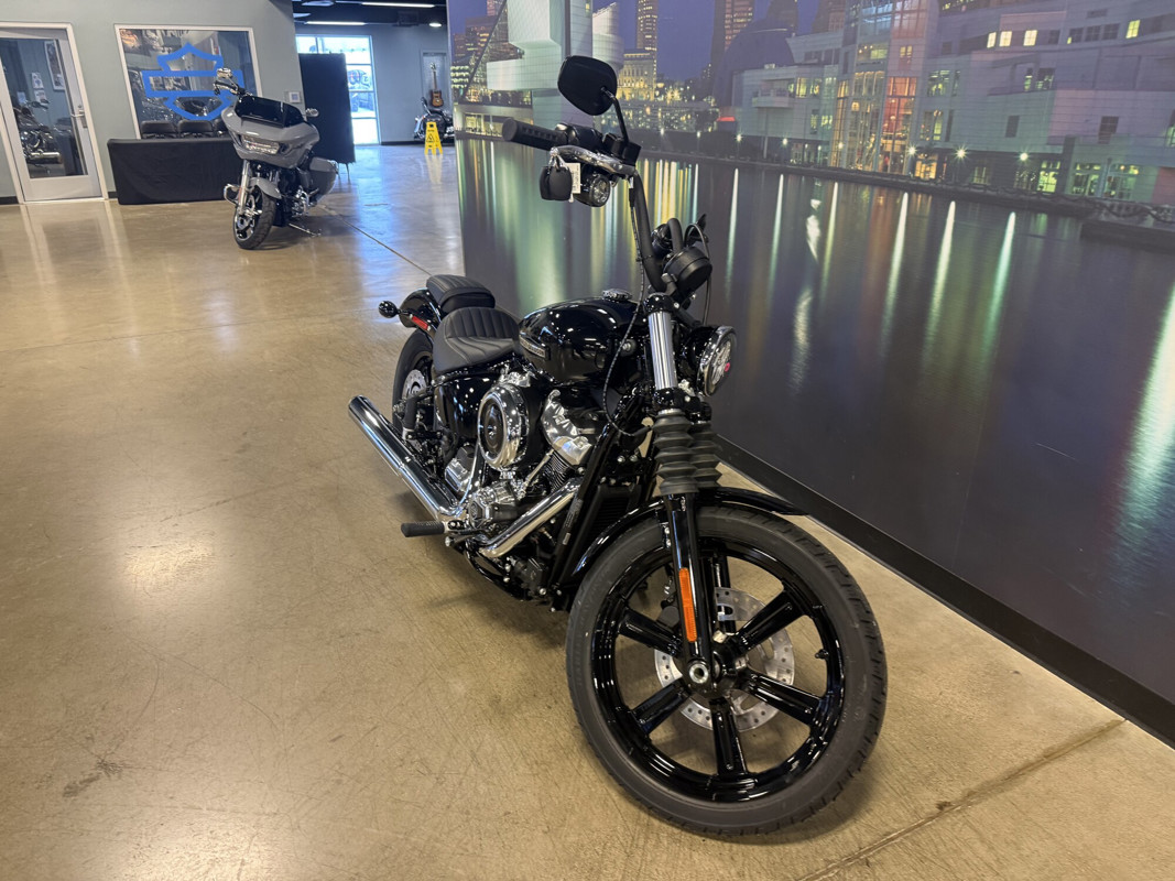 Street Bob®