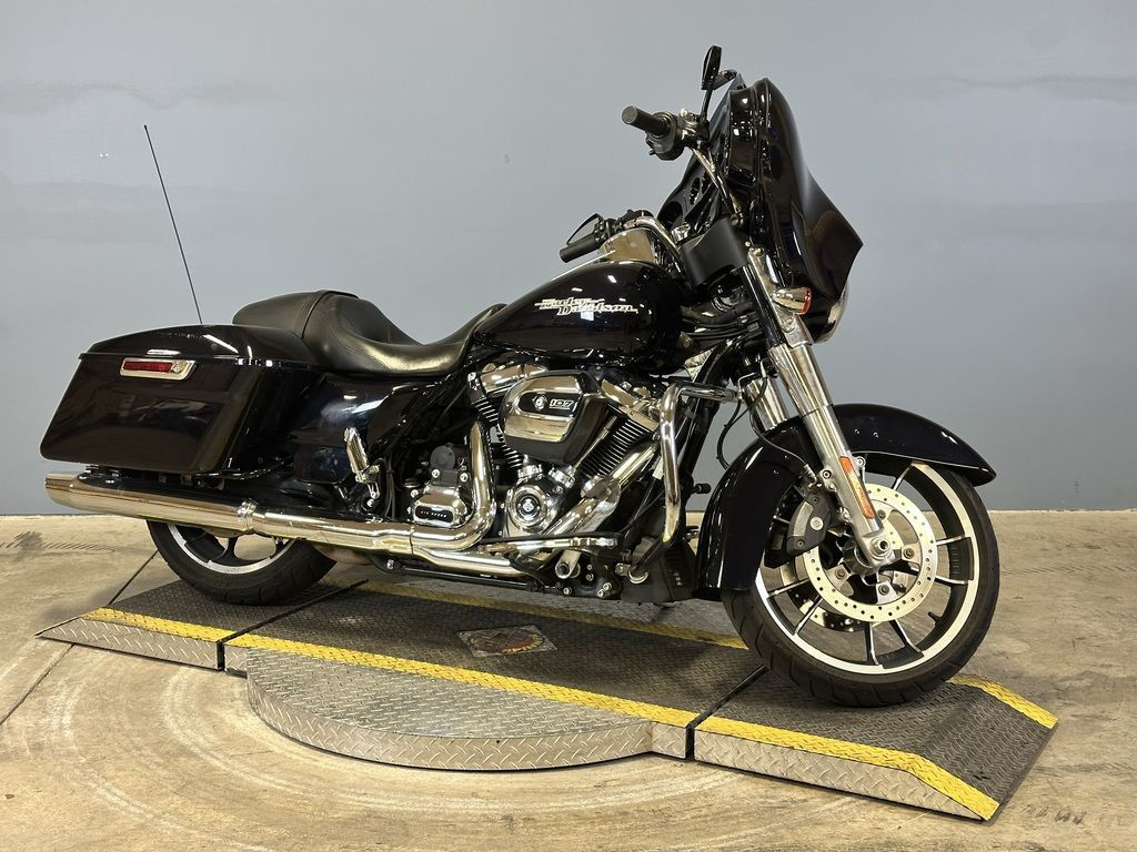 Street Glide®