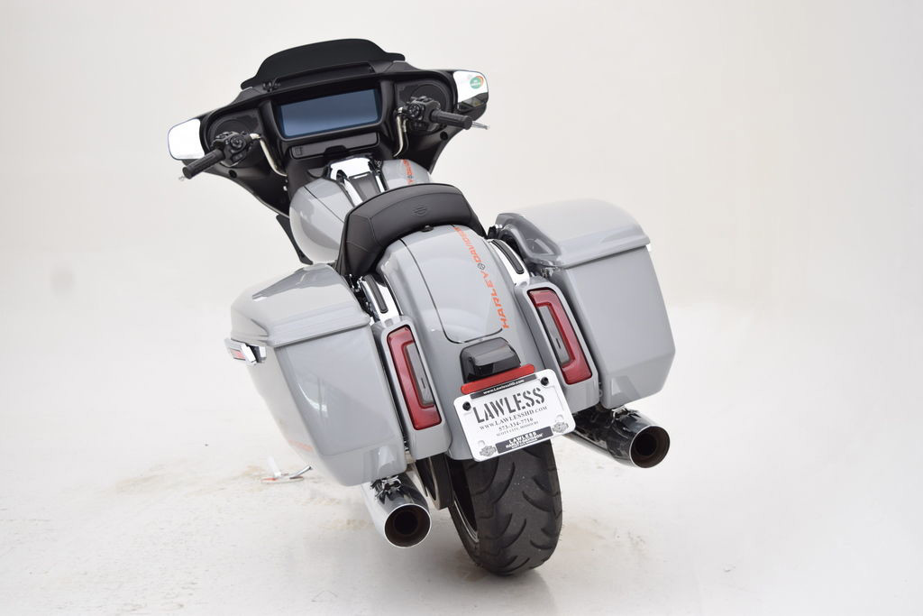 Street Glide®