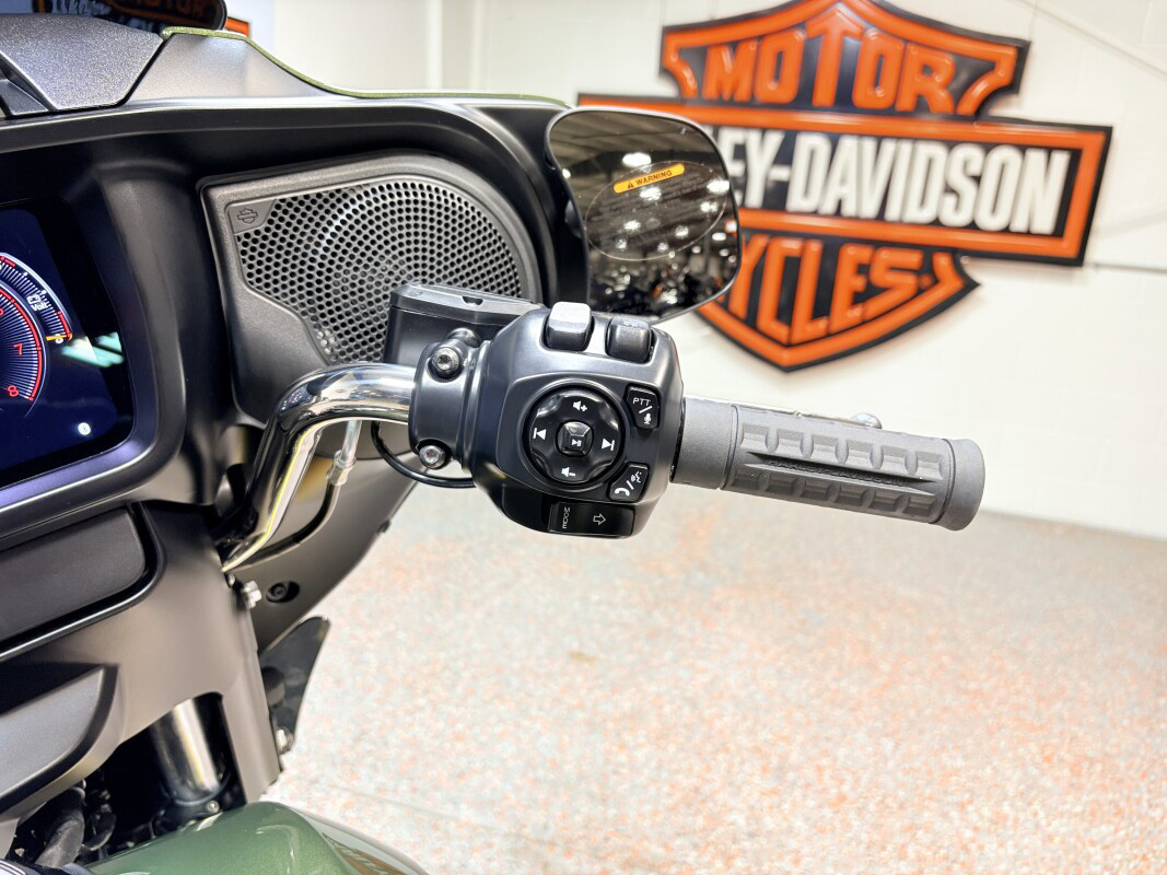 Street Glide®