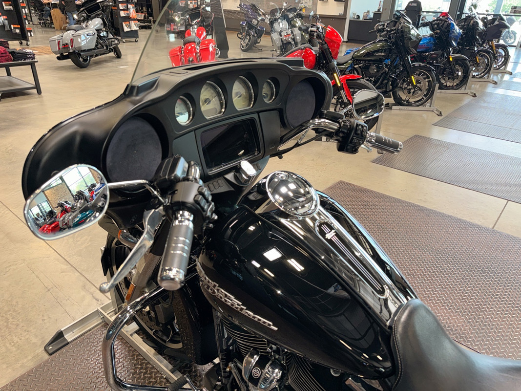 Street Glide®