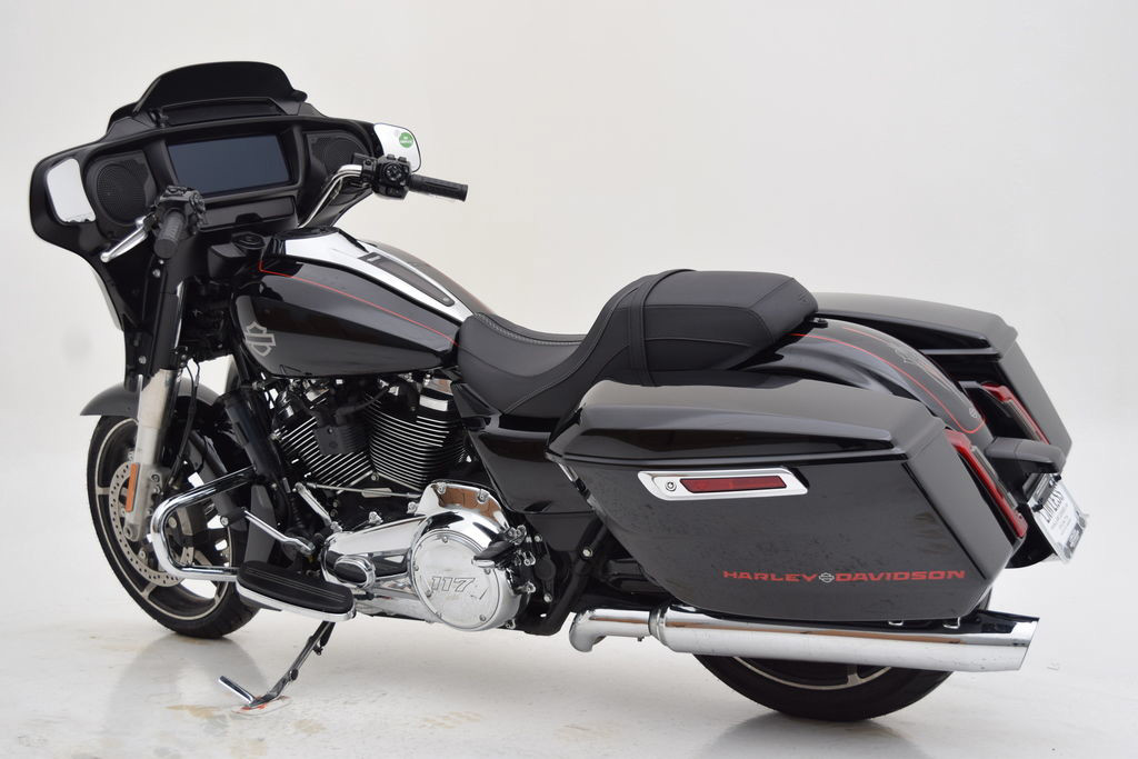 Street Glide®