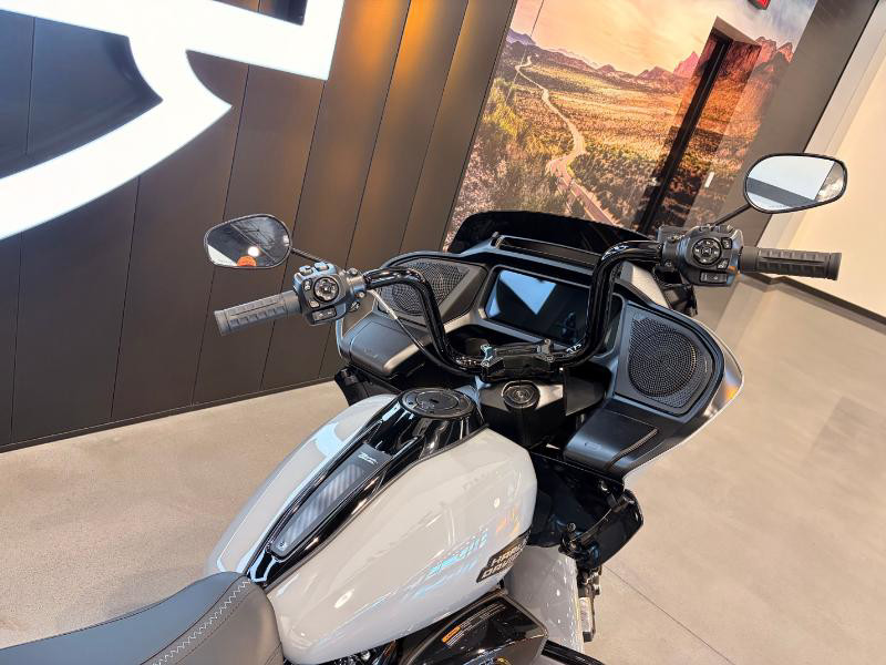 Road Glide®