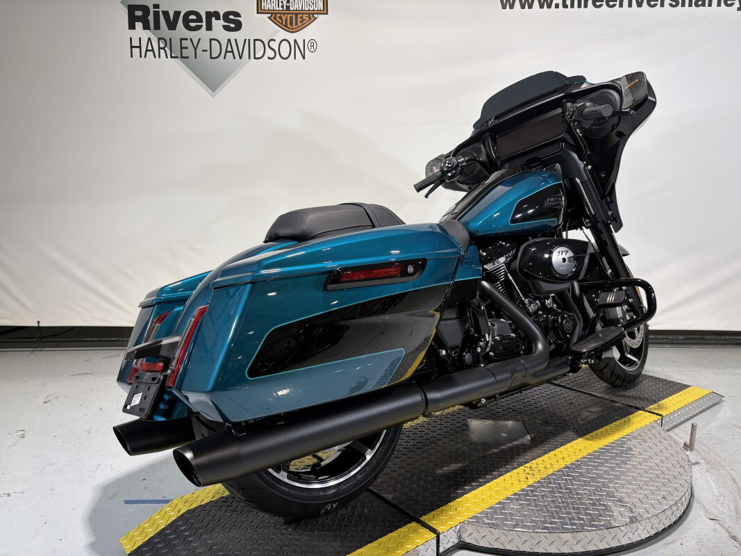 Street Glide®