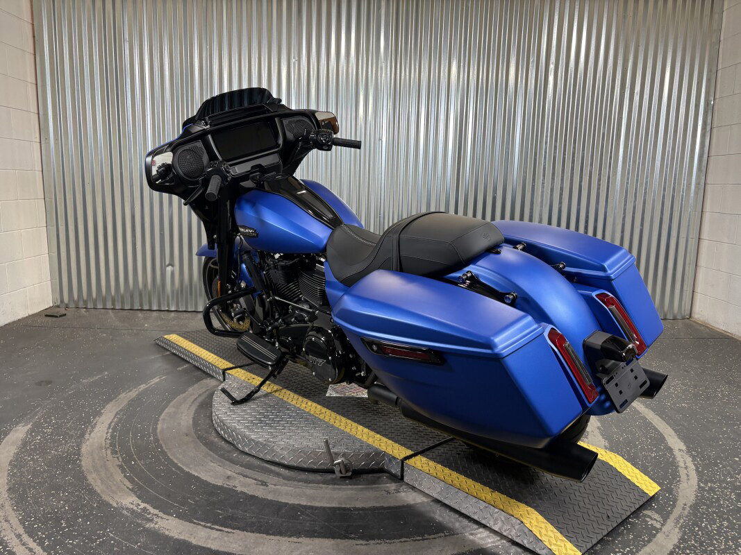 Street Glide®