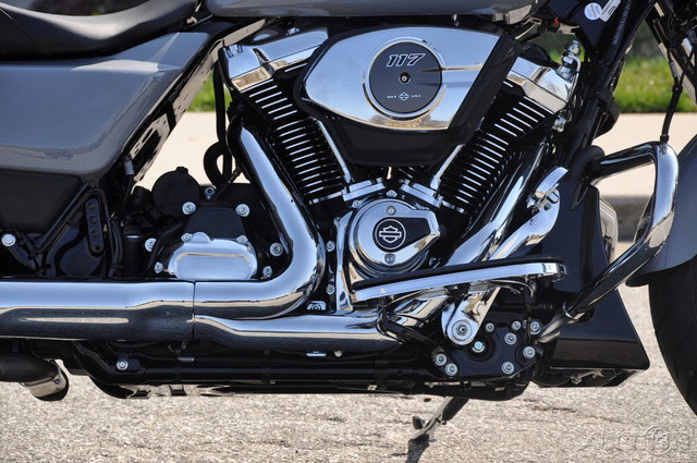 Street Glide®