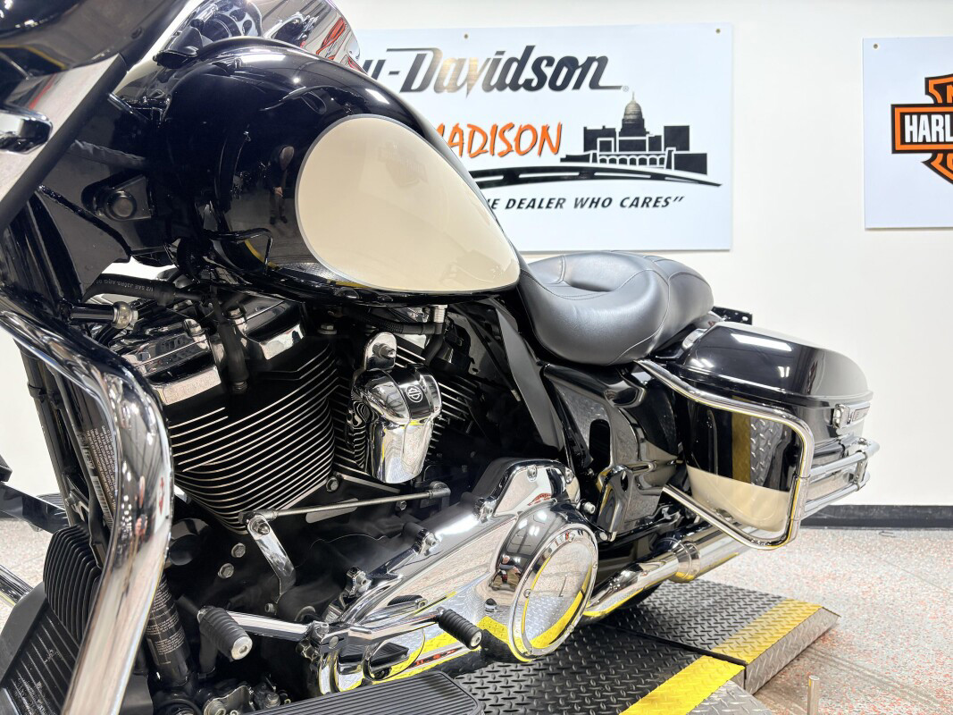 Electra Glide® Police