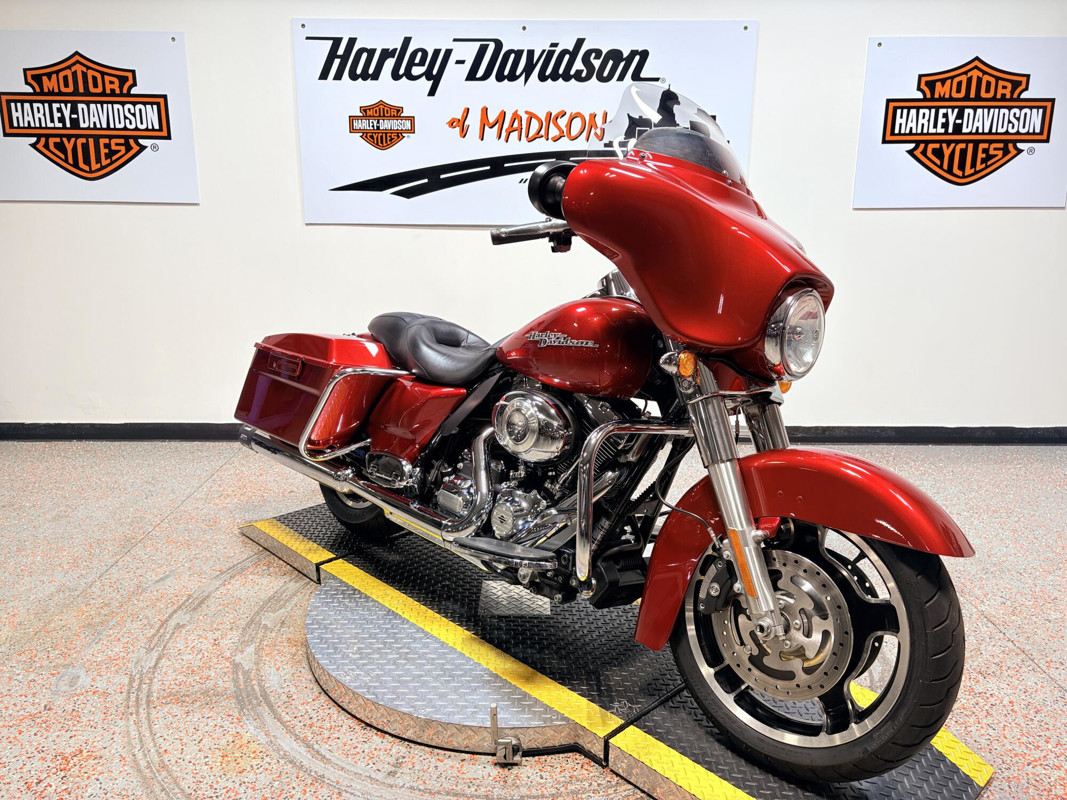 Street Glide®