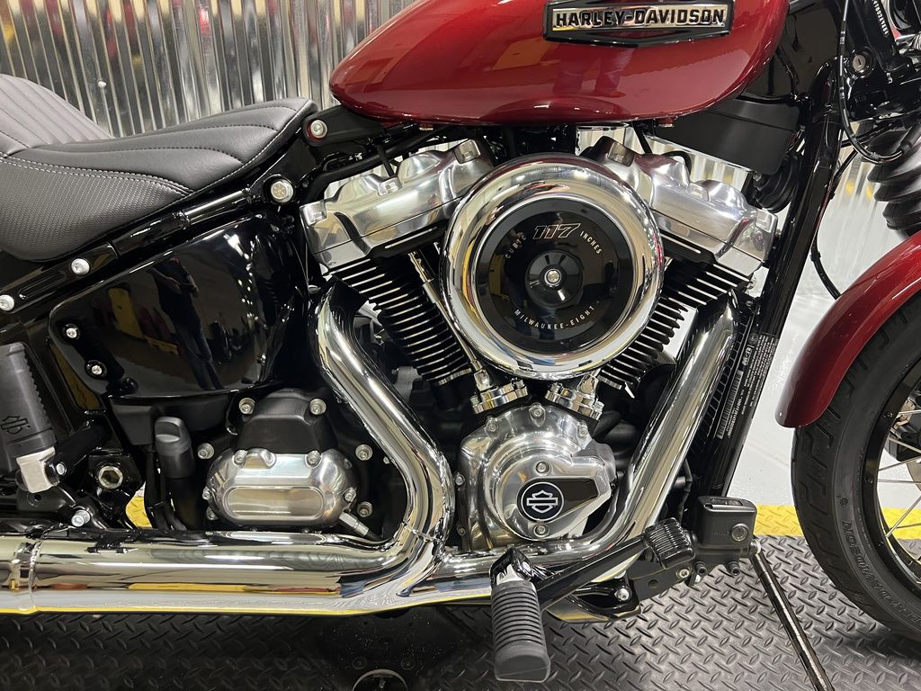 Street Bob®