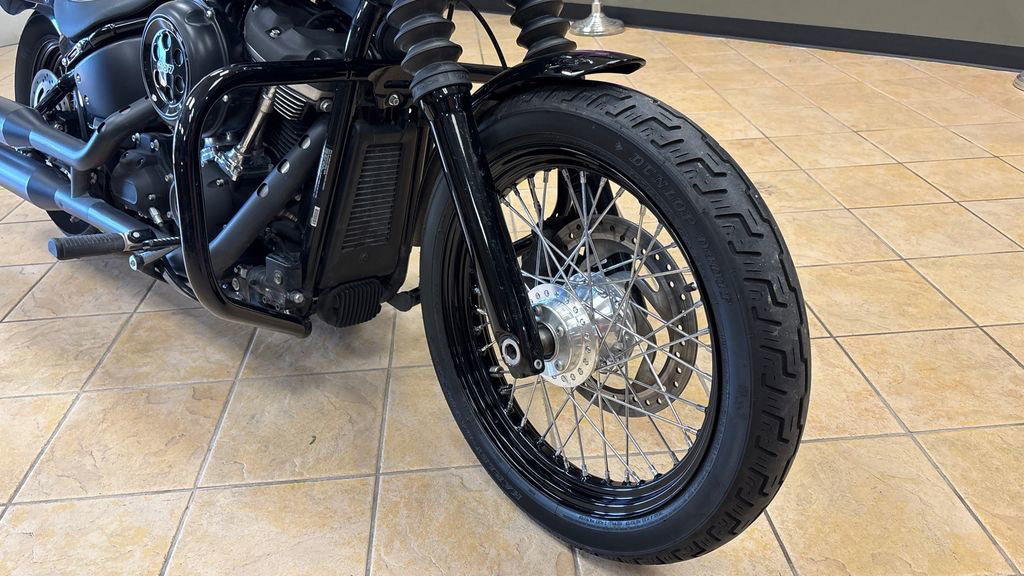 Street Bob®