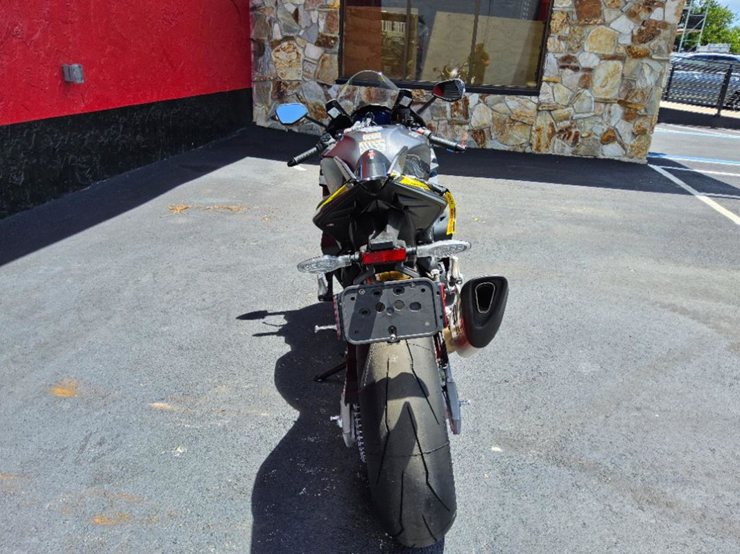 RSV4 1100