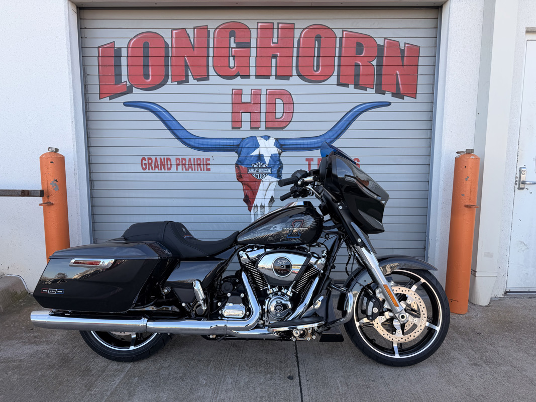 Street Glide®