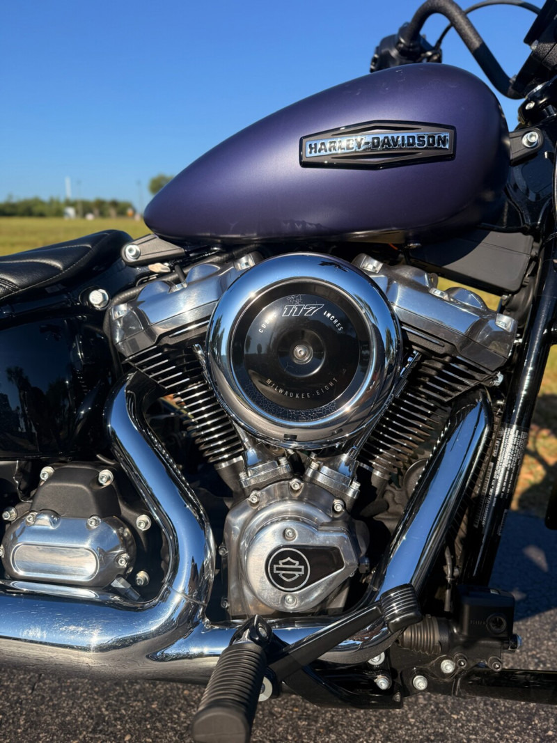 Street Bob®