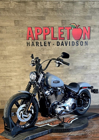 Street Bob®