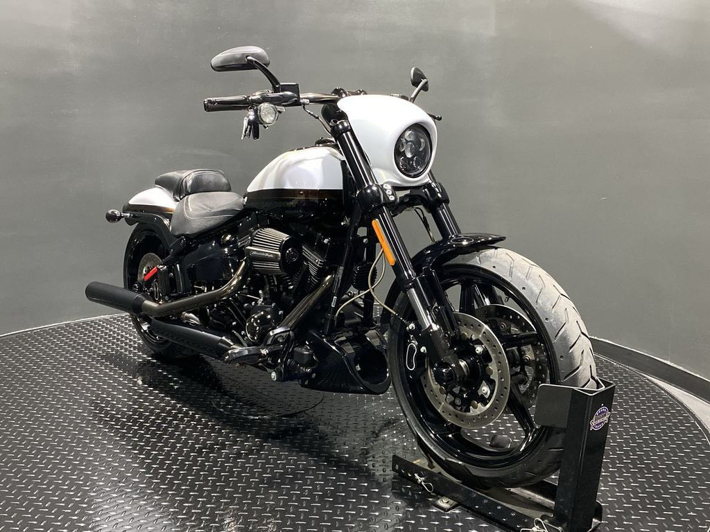CVO® Pro Street Breakout®