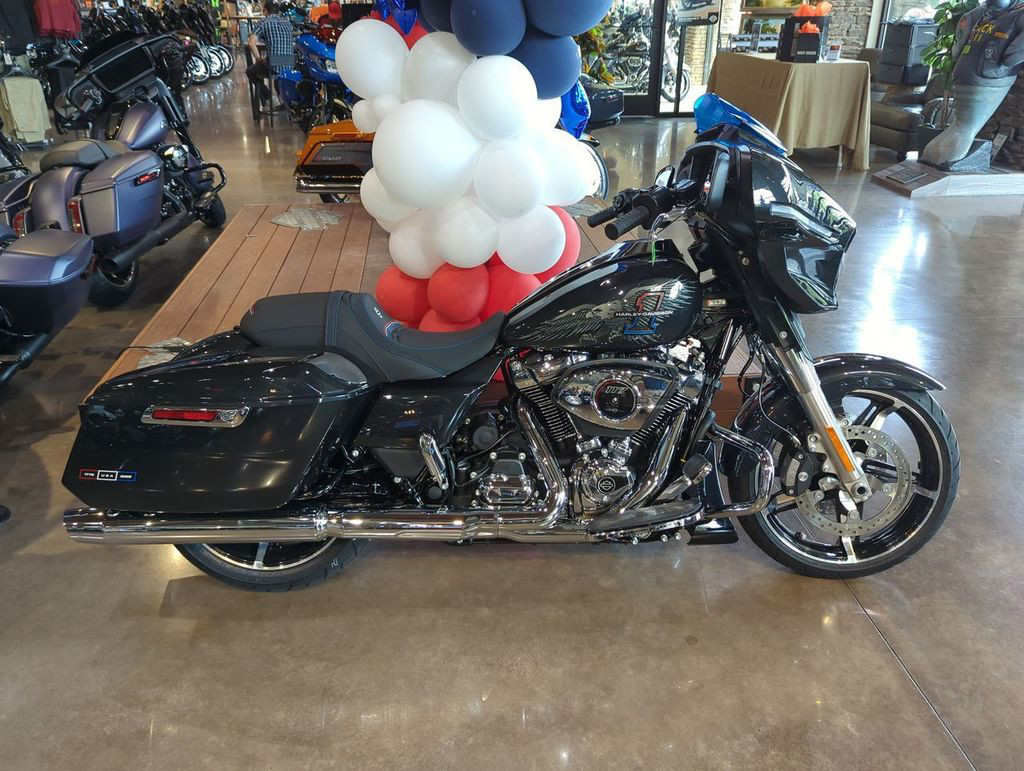 Street Glide®