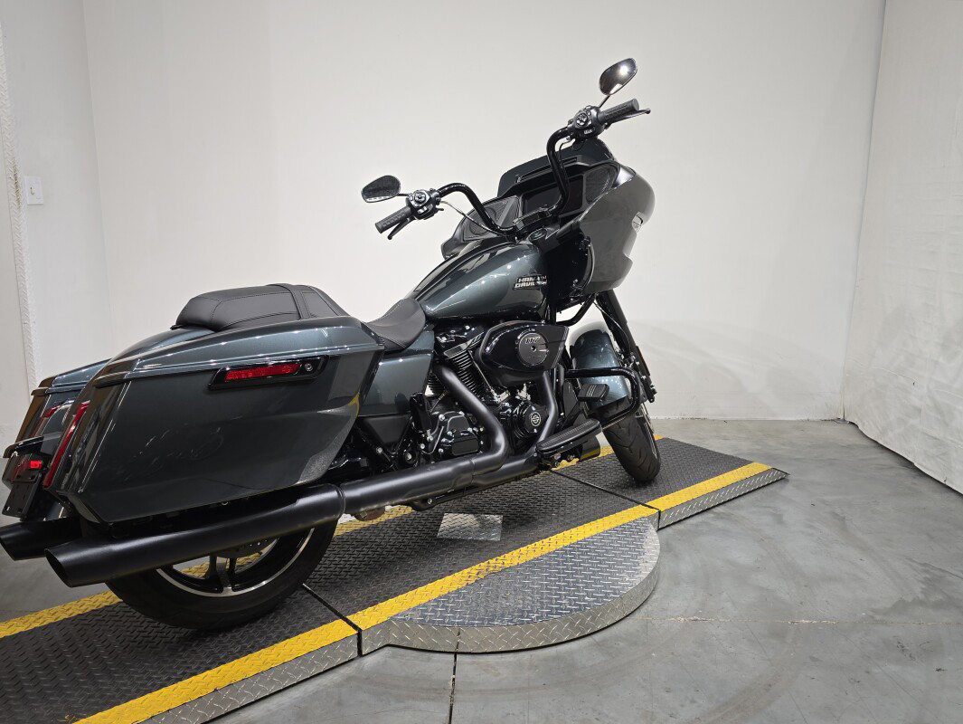 Road Glide®