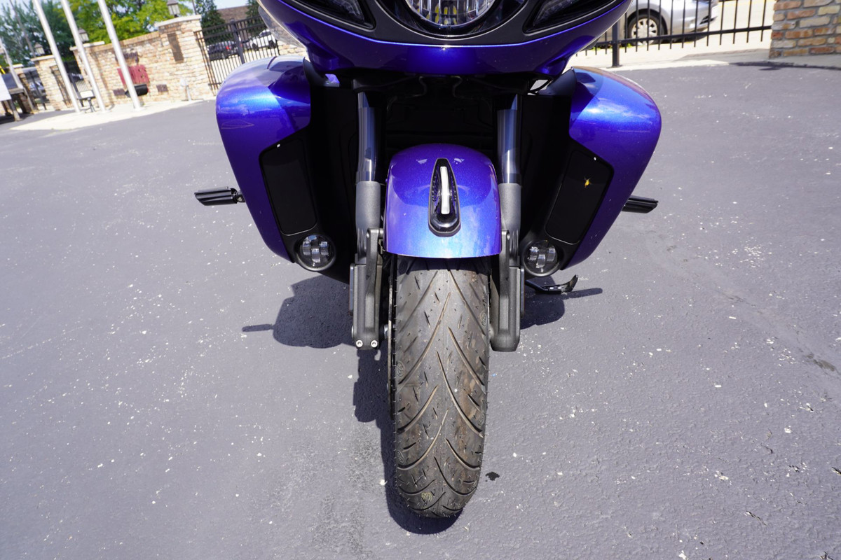Pursuit Dark Horse Premium Package
