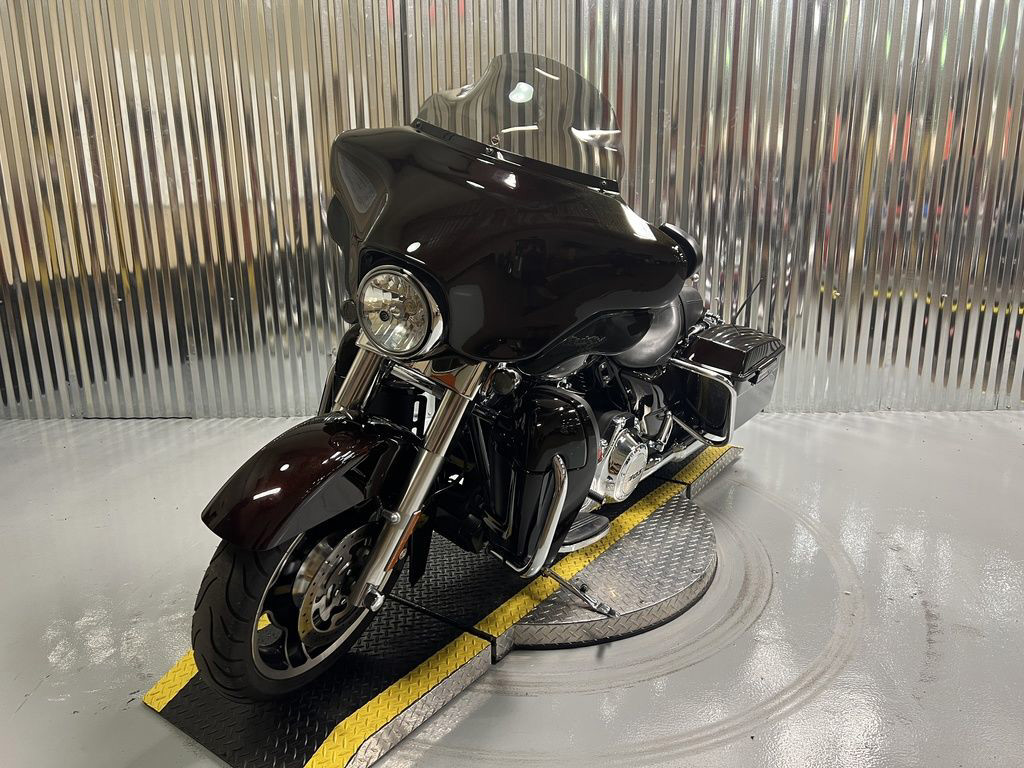 Street Glide®