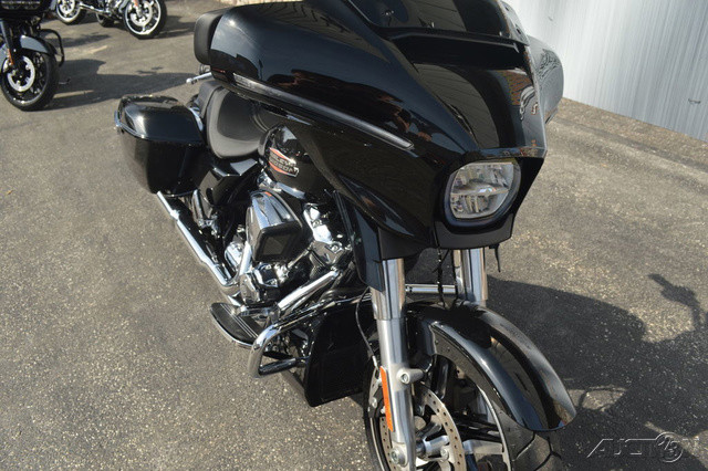 Street Glide®
