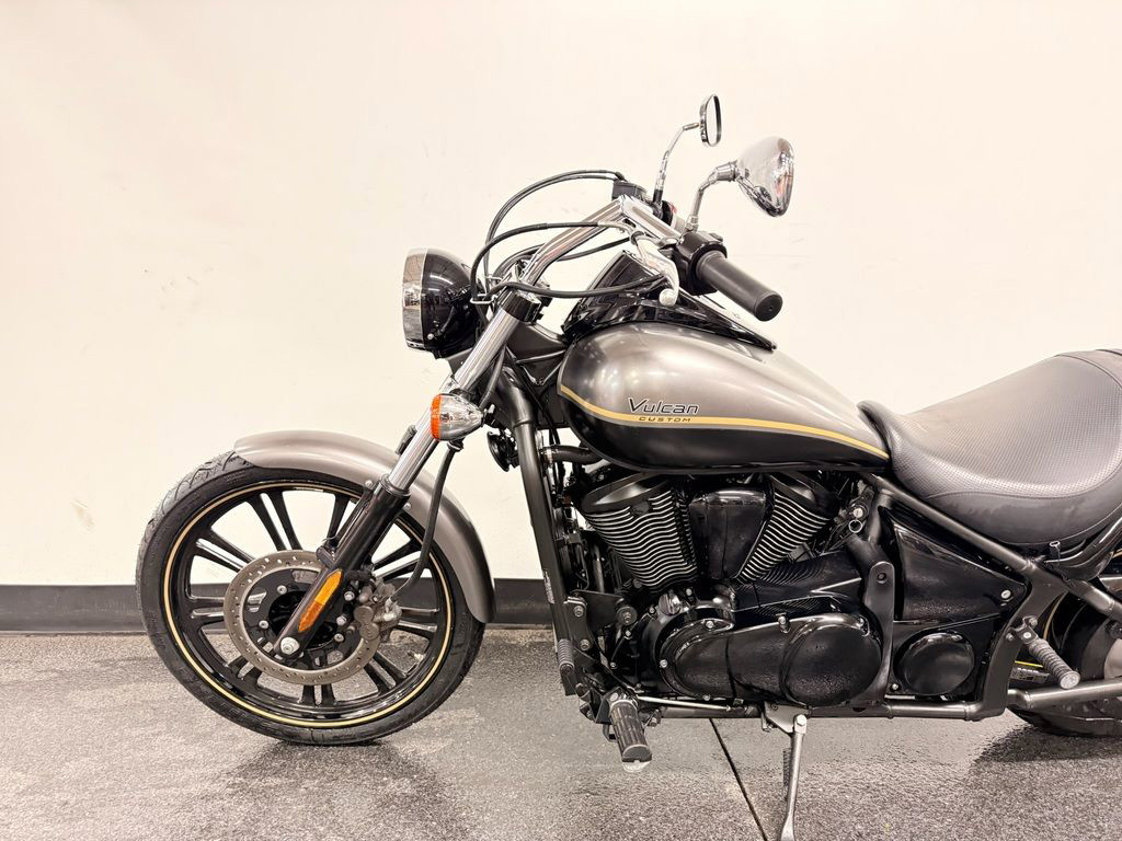 Vulcan 900 Custom
