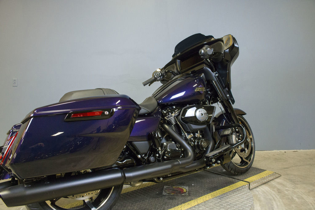 Street Glide®