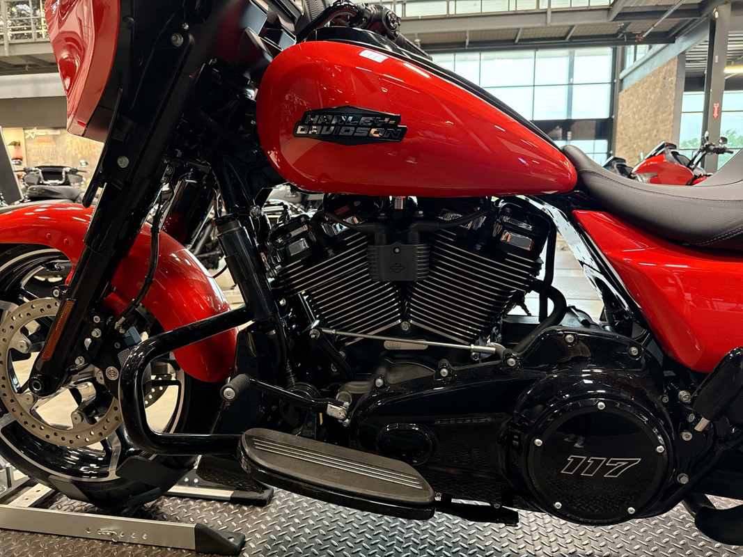 Street Glide®