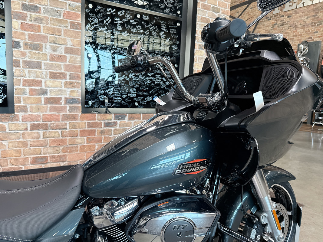Road Glide®