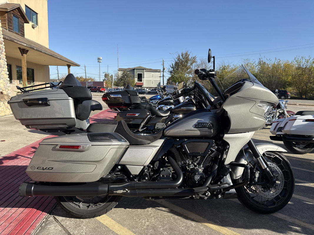 CVO® Road Glide®