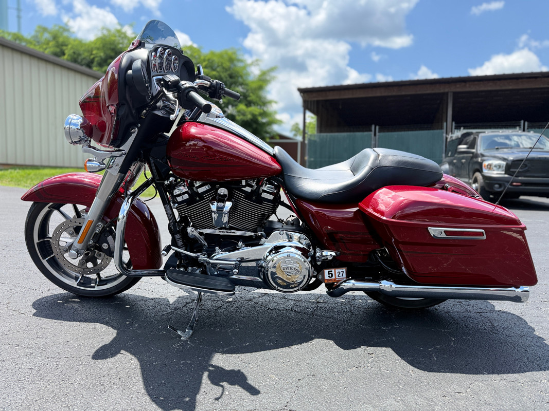 Street Glide®