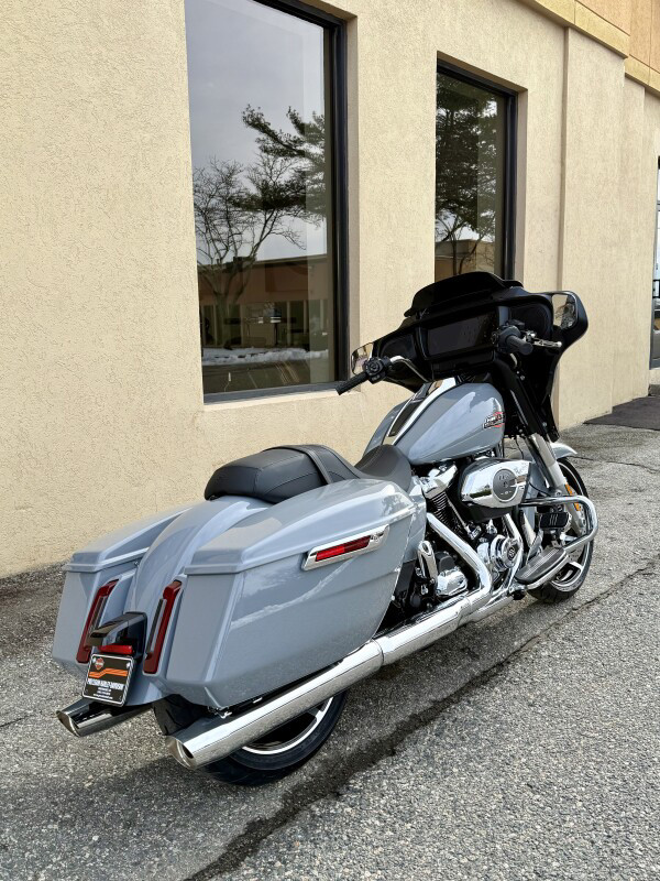 Street Glide®
