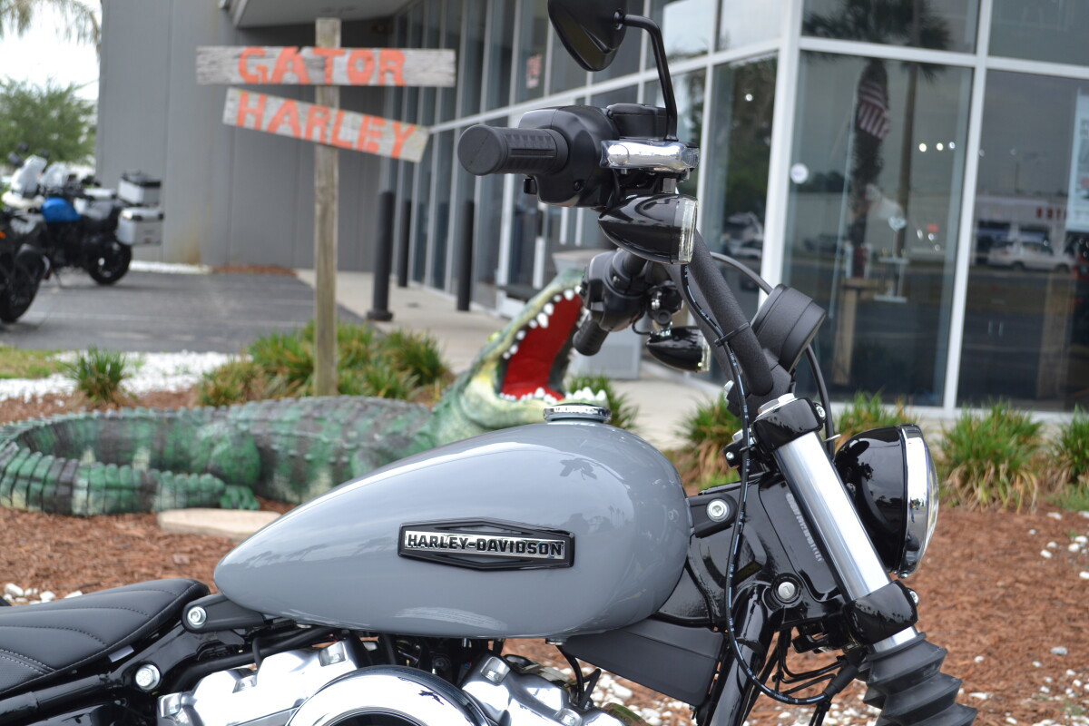 Street Bob®