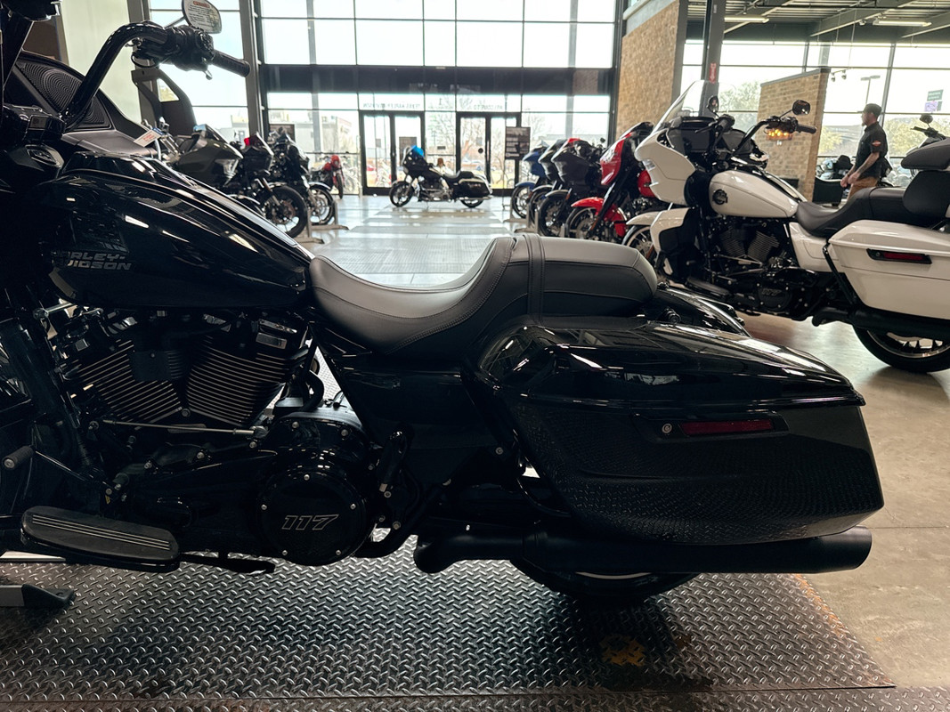 Road Glide®