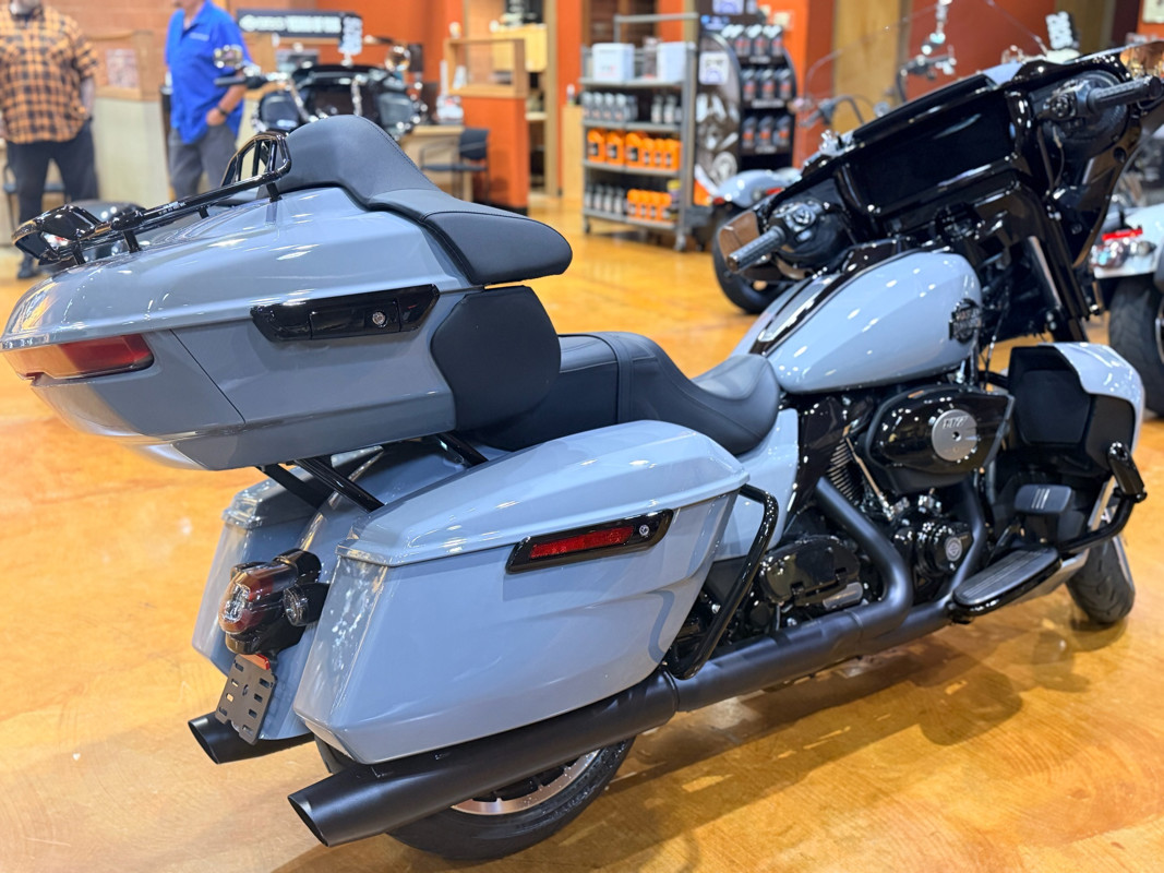 Street Glide® Limited