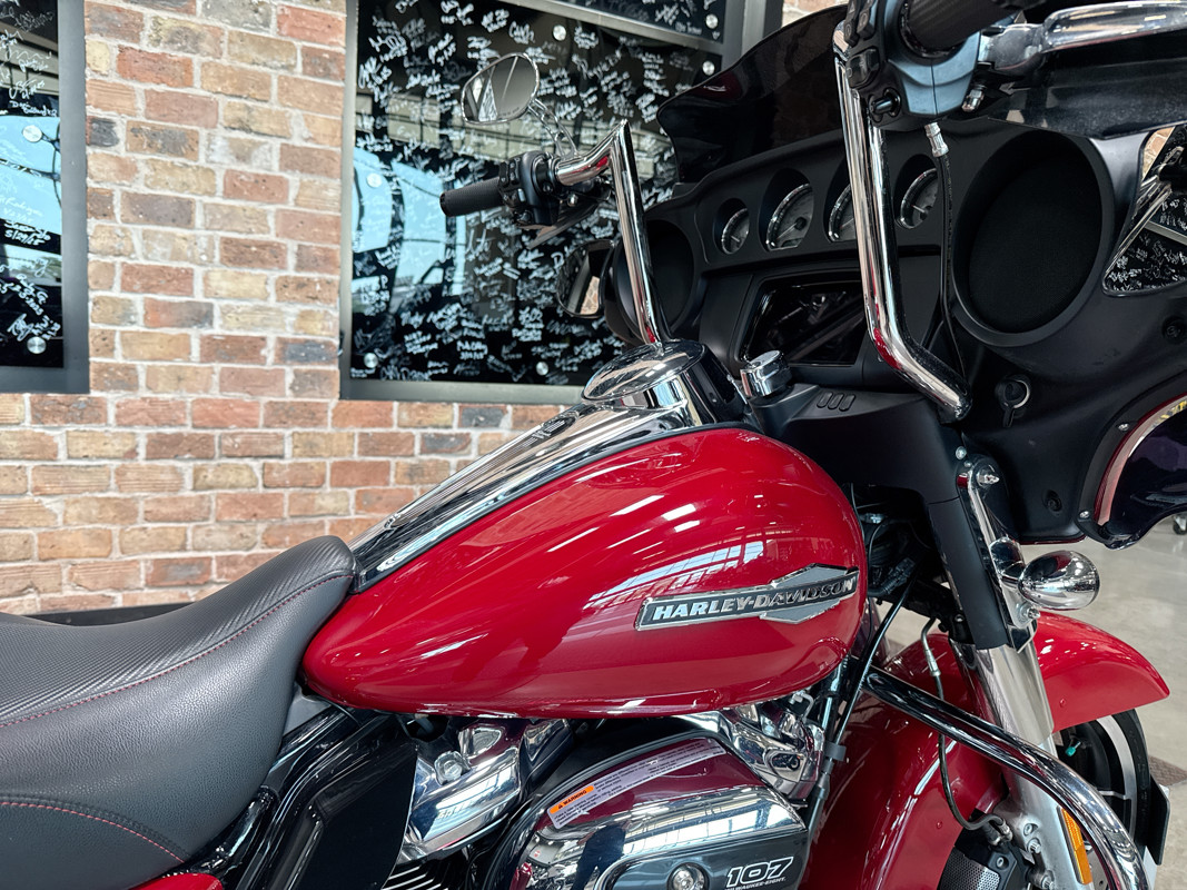 Street Glide®