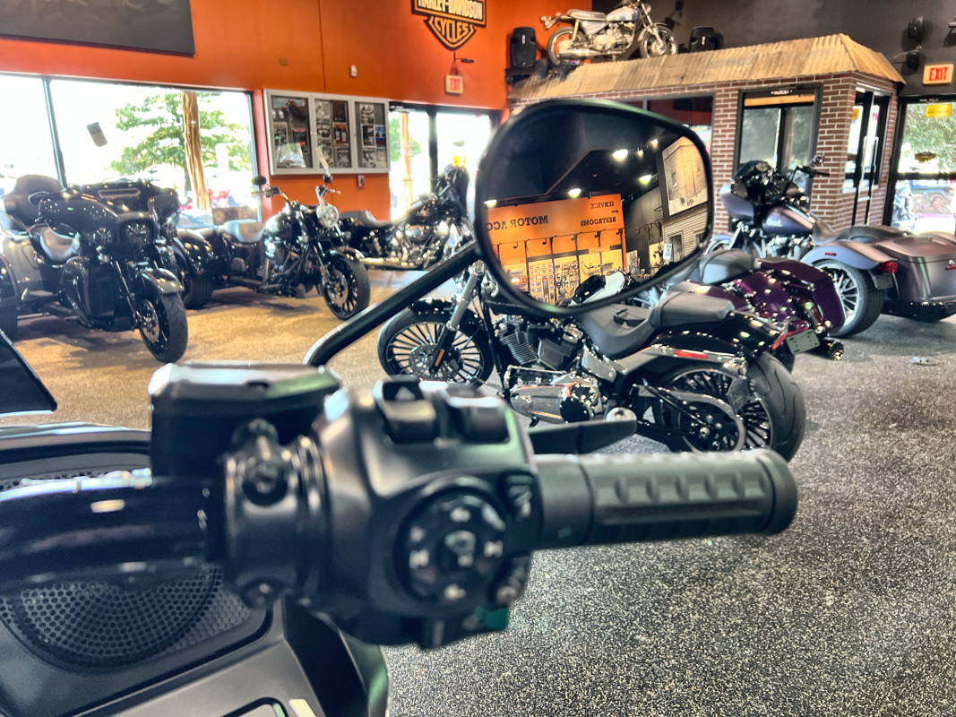 Road Glide®