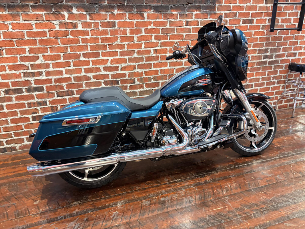 Street Glide®