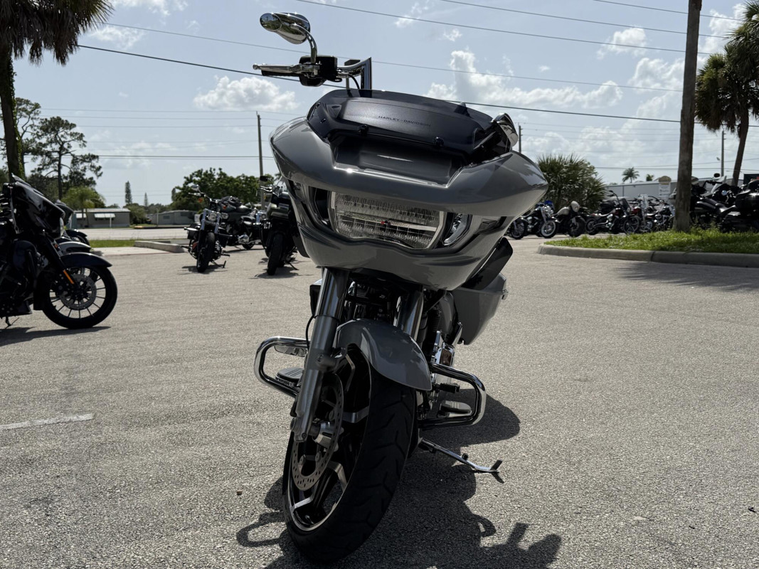 Road Glide®