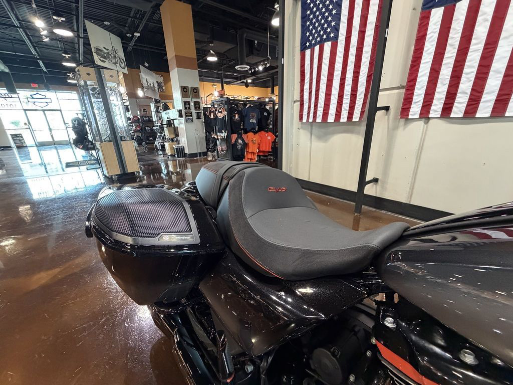 CVO® Street Glide®