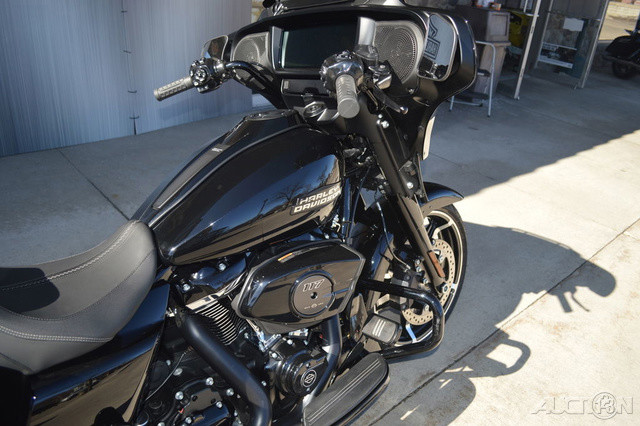 Street Glide®