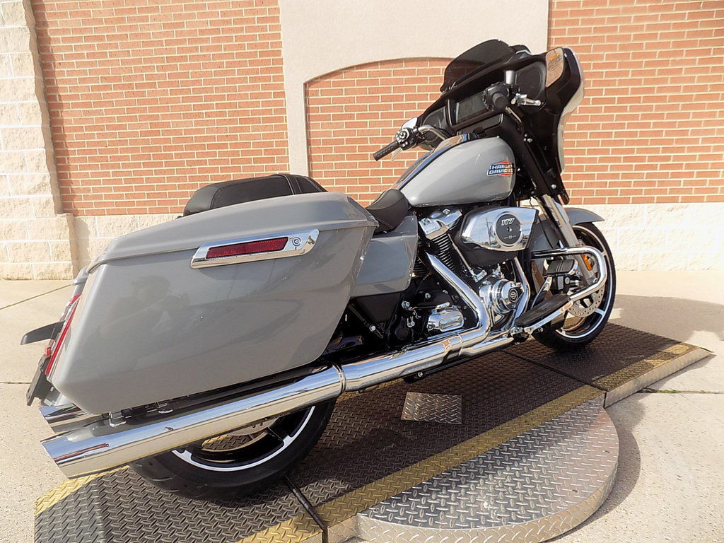 Street Glide®