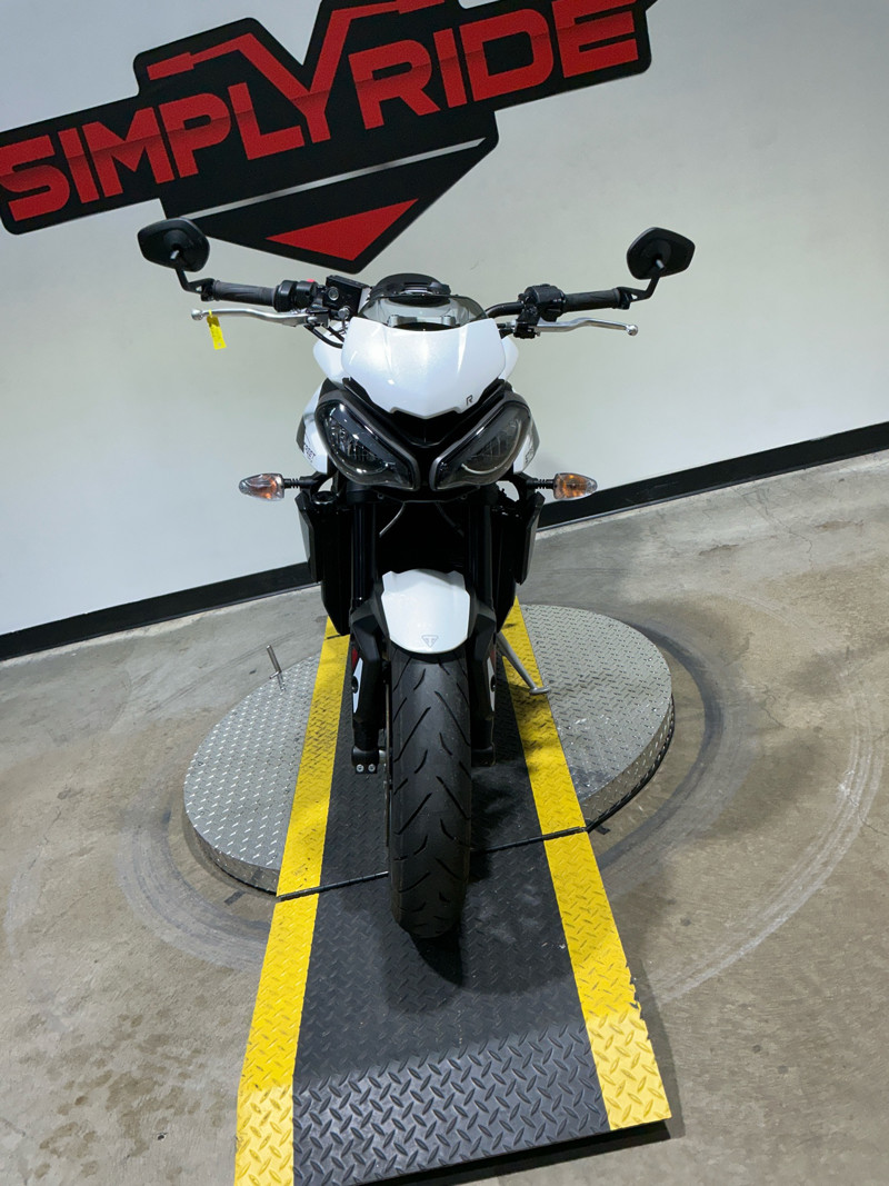 Street Triple R