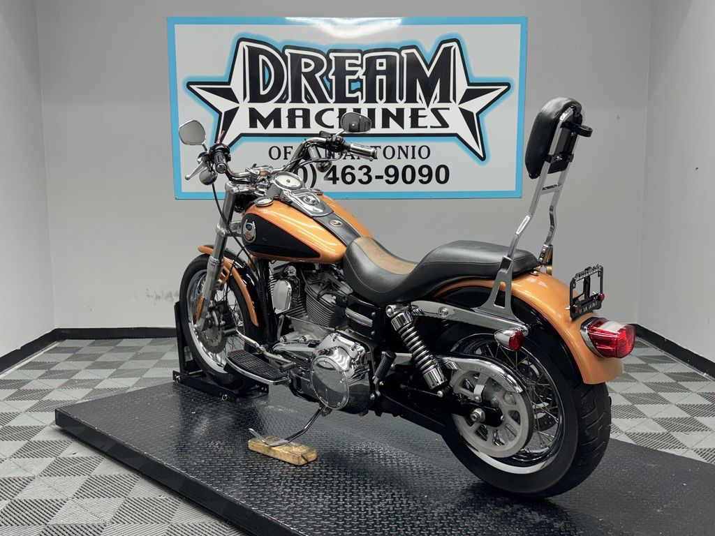 Dyna® Super Glide® Custom Anniversary