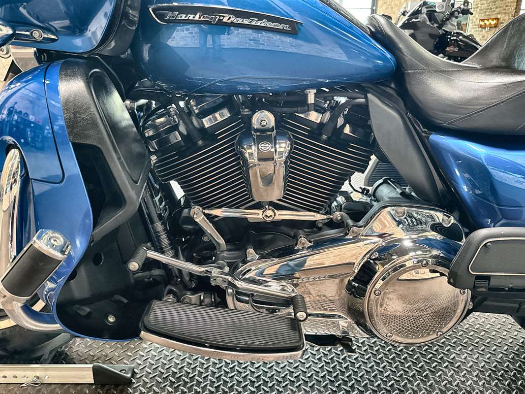 Road Glide® Ultra