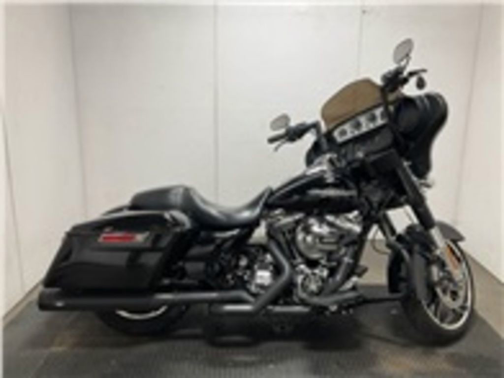 Street Glide®