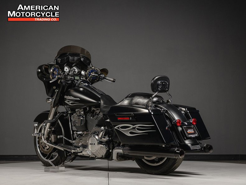 Street Glide®
